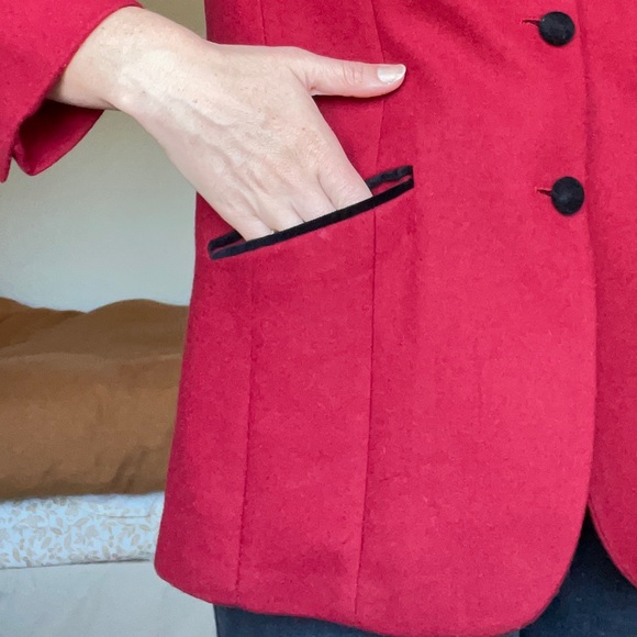 Beautiful vintage wool Burberry blazer - Picture 10 of 13